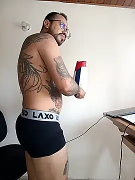 Nicky smith   online show from December 14, 4:52 pm