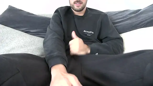 taallguyy 196 online show from October 26, 10:50 am