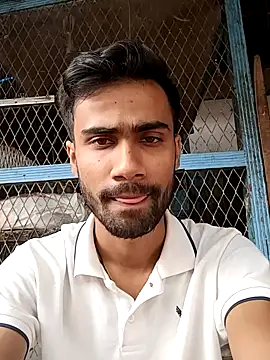 Snapshot of Skinny_Bigass_23 chatting on December 6, 6:48 am Skinny Bigass 23 online show from December 6, 6:48 am