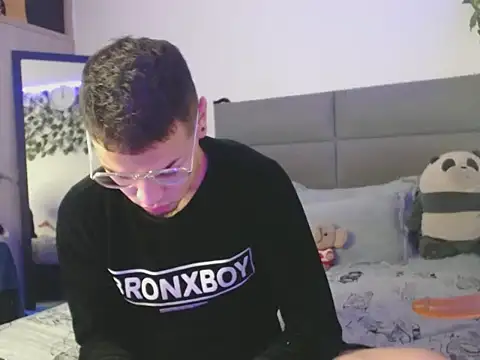 MarceloMilk online show from October 4, 5:01 am