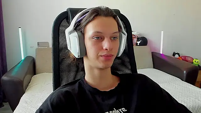 Ostin meow online show from February 20, 5:15 am