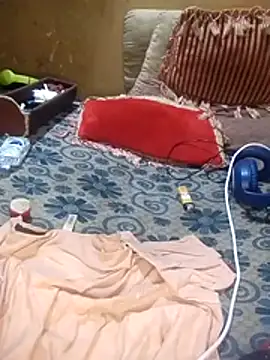 LOOLOOO123123 online show from November 1, 10:41 am