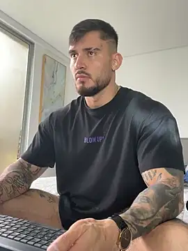 DimitriSullivan  online show from February 5, 1:07 pm