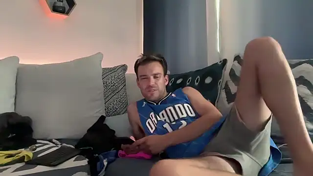 69woodinson online show from May 3, 9:28 pm