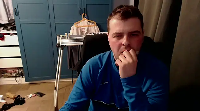 CuteMan33 online show from February 21, 3:45 am