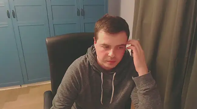 CuteMan33 online show from December 9, 8:18 pm