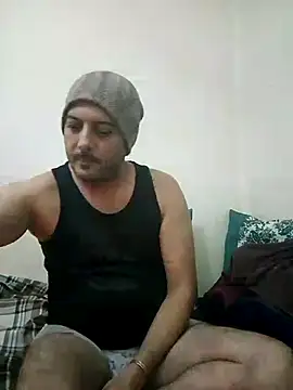 Snapshot of arabian82 chatting on December 17, 11:38 pm arabian82 online show from December 17, 11:38 pm