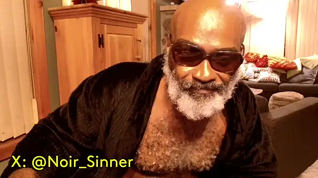 Snapshot of sinnernoir chatting on September 15, 1:30 am sinnernoir online show from September 15, 1:30 am