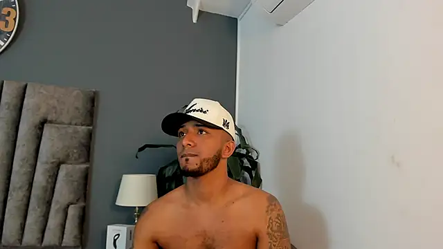 Robin Rief online show from November 30, 4:03 am