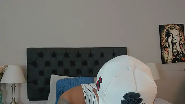 Robin Rief online show from October 4, 3:44 am