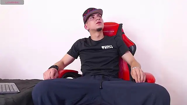 Shine  Boy online show from February 20, 10:59 pm