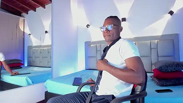 JEFFREY COTTOM online show from February 3, 7:31 pm