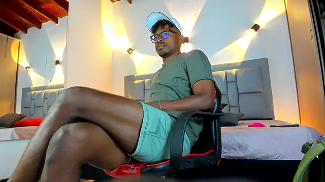 JEFFREY COTTOM online show from January 21, 7:06 pm