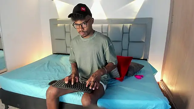 JEFFREY COTTOM online show from January 24, 7:07 pm