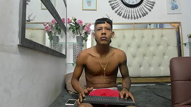 Snapshot of mr_stiven_ chatting on December 18, 3:37 am mr stiven  online show from December 18, 3:37 am