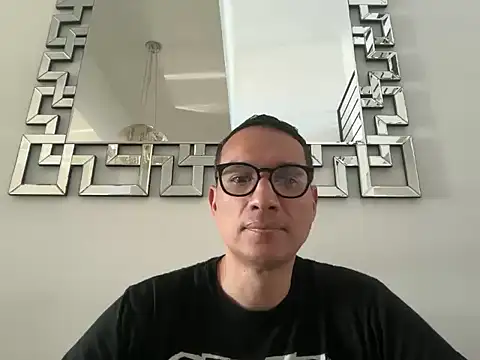 alex ruiz85 online show from April 21, 10:05 pm