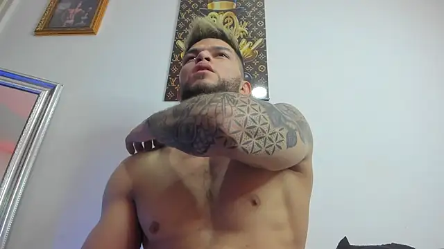 vincent carusso94 online show from January 13, 11:38 pm