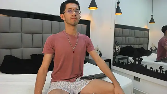 Ian Thompson online show from February 9, 11:25 am