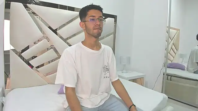 Ian Thompson online show from March 8, 12:06 pm