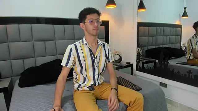 Ian Thompson online show from January 20, 3:50 pm