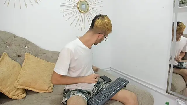 Ian Thompson online show from February 23, 11:28 am