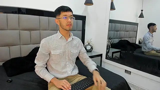 Ian Thompson online show from March 4, 11:29 am