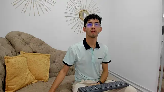 Ian Thompson online show from December 26, 7:38 pm