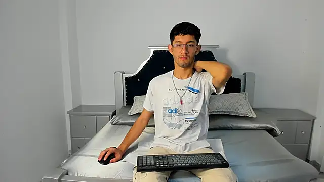 Ian Thompson online show from January 31, 7:29 pm