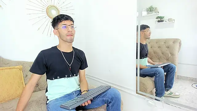 Ian Thompson online show from January 5, 4:59 pm