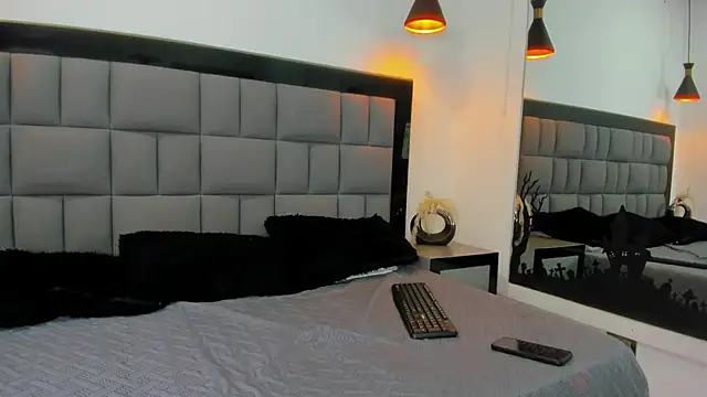 Ian Thompson online show from January 18, 11:00 am