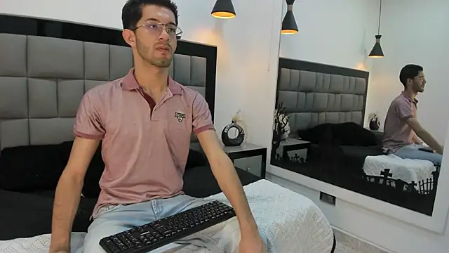 Ian Thompson online show from February 14, 11:31 am