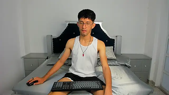 Ian Thompson online show from January 25, 7:39 pm