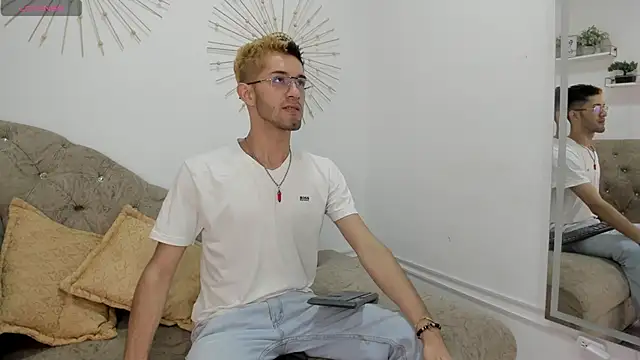 Ian Thompson online show from February 22, 8:15 pm