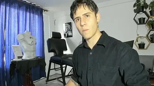 Snapshot of Antonello_Vannucci chatting on March 5, 10:12 pm Antonello Vannucci online show from March 5, 10:12 pm