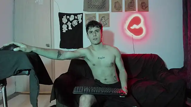 Snapshot of Antonello_Vannucci chatting on January 13, 8:58 pm Antonello Vannucci online show from January 13, 8:58 pm