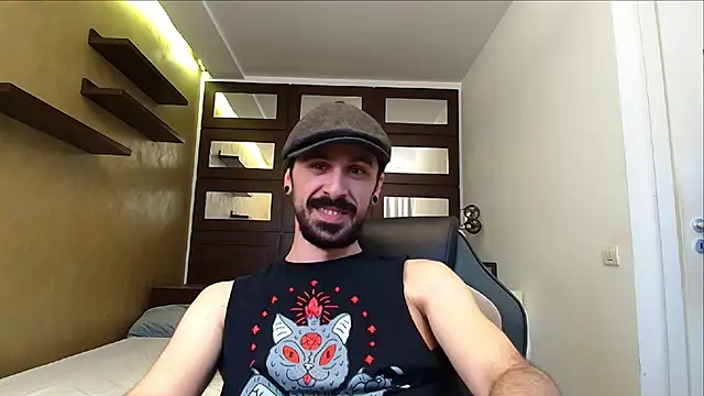 Snapshot of AxelColton chatting on October 20, 10:41 am AxelColton online show from October 20, 10:41 am
