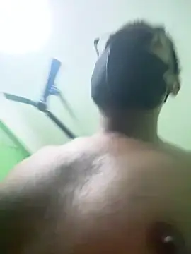 Snapshot of GildanK18 chatting on September 8, 4:39 pm GildanK18 online show from September 8, 4:39 pm