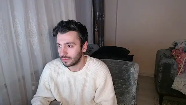 handsomeee04 online show from April 18, 8:53 pm