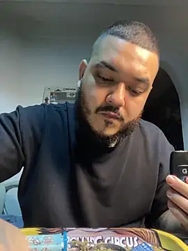 El Titan1998 online show from October 2, 11:42 pm