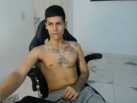 Clyde019 online show from February 3, 8:13 pm