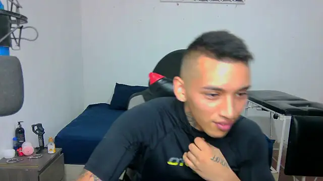 David Adams2003 online show from January 23, 3:32 pm