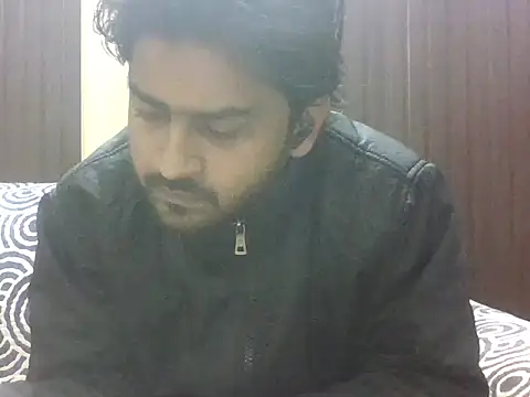 indihotguy online show from January 8, 11:15 am