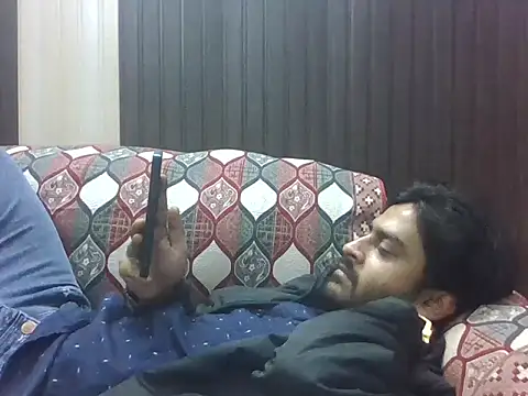 indihotguy online show from December 2, 11:57 am