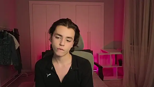 b0y fantasy online show from February 17, 8:36 pm