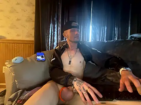 Trystan Spellman online show from April 18, 7:07 pm