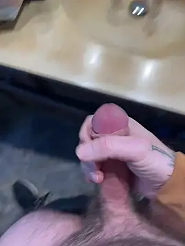 coreyl9718 online show from January 31, 7:11 pm