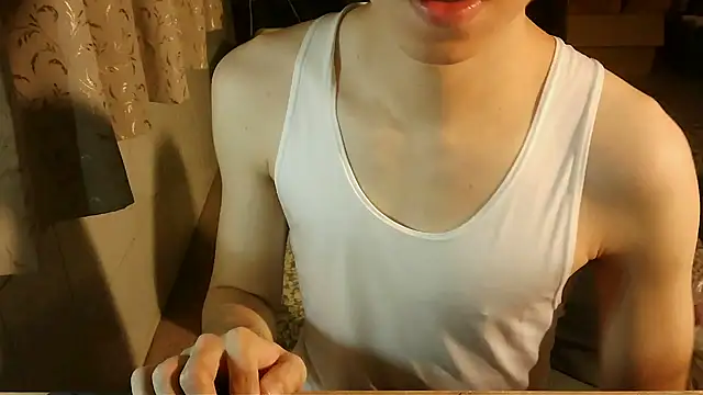 KYU890428 online show from February 15, 5:10 pm