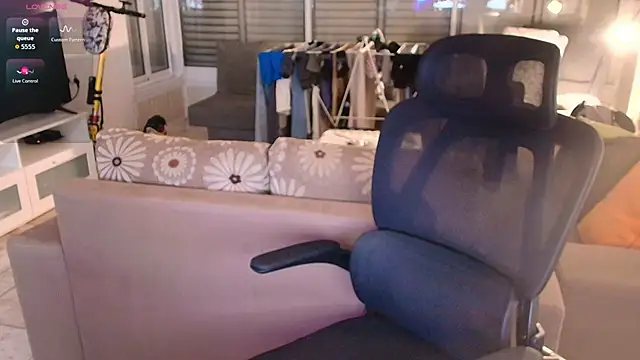 todddantes25 online show from April 23, 1:21 am