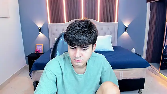 Tommy18   online show from June 5, 3:44 am