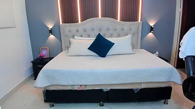 Tommy18   online show from February 19, 3:58 am